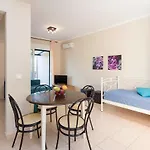 别墅 Renata -pool, Large Garden & Free Parking, 2 Minutes Walk From The *