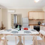 别墅 Renata -pool, Large Garden & Free Parking, 2 Minutes Walk From The *
