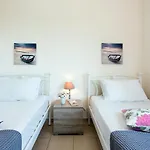 别墅 Renata -pool, Large Garden & Free Parking, 2 Minutes Walk From The