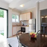 Renata -pool, Large Garden & Free Parking, 2 Minutes Walk From The * 巴尔巴蒂