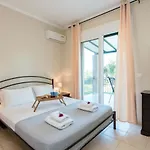 Renata -pool, Large Garden & Free Parking, 2 Minutes Walk From The 别墅