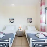 Renata -pool, Large Garden & Free Parking, 2 Minutes Walk From The 巴尔巴蒂