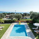 Renata -pool, Large Garden & Free Parking, 2 Minutes Walk From The * 巴尔巴蒂