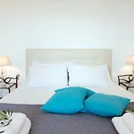 别墅 Renata -pool, Large Garden & Free Parking, 2 Minutes Walk From The