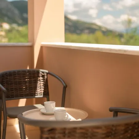 Renata -pool, Large Garden & Free Parking, 2 Minutes Walk From The Βίλα Μπαρμπάτι