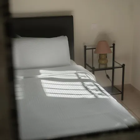 Renata -pool, Large Garden & Free Parking, 2 Minutes Walk From The Βίλα Μπαρμπάτι