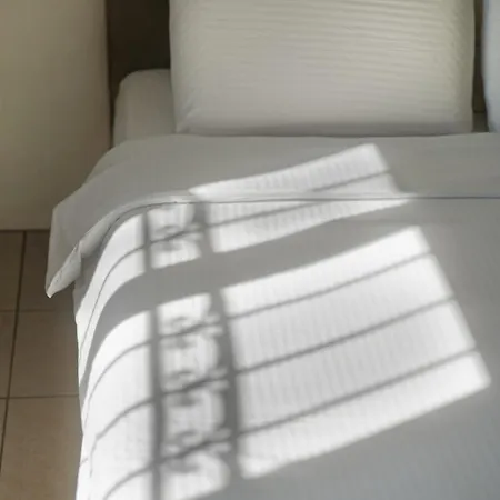 Renata -pool, Large Garden & Free Parking, 2 Minutes Walk From The Βίλα *