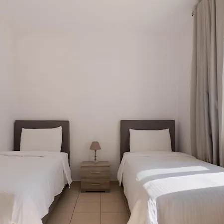 Renata -pool, Large Garden & Free Parking, 2 Minutes Walk From The Βίλα Μπαρμπάτι