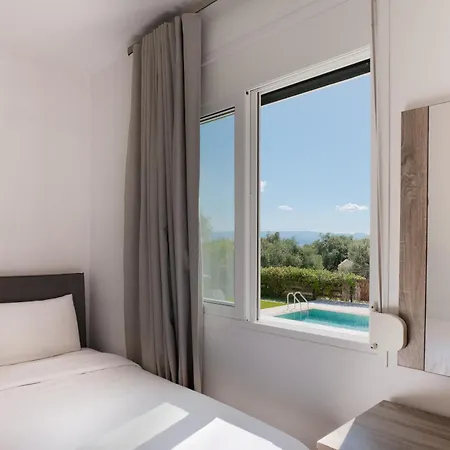 Renata -pool, Large Garden & Free Parking, 2 Minutes Walk From The Βίλα