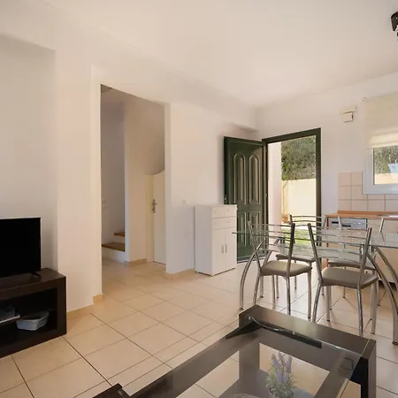 Renata -pool, Large Garden & Free Parking, 2 Minutes Walk From The * Μπαρμπάτι
