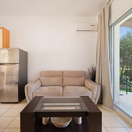 Renata -pool, Large Garden & Free Parking, 2 Minutes Walk From The Βίλα *