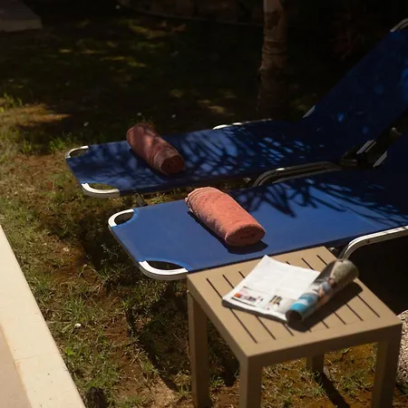 Vilă Renata -pool, Large Garden & Free Parking, 2 Minutes Walk From The *