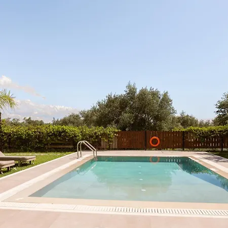 Renata -pool, Large Garden & Free Parking, 2 Minutes Walk From The * Μπαρμπάτι
