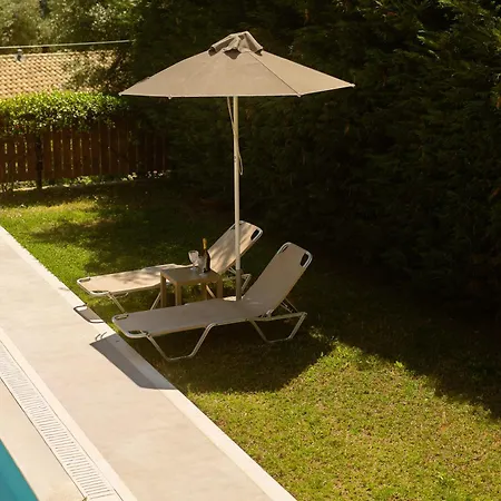 Βίλα Renata -pool, Large Garden & Free Parking, 2 Minutes Walk From The