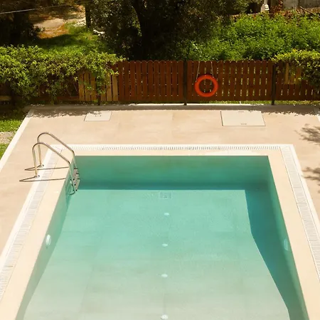 Βίλα Renata -pool, Large Garden & Free Parking, 2 Minutes Walk From The Μπαρμπάτι