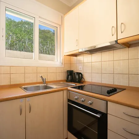 Renata -pool, Large Garden & Free Parking, 2 Minutes Walk From The Βίλα