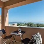 Renata -pool, Large Garden & Free Parking, 2 Minutes Walk From The * בארבאטי