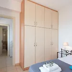 וילה Renata -pool, Large Garden & Free Parking, 2 Minutes Walk From The *