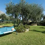 Renata -pool, Large Garden & Free Parking, 2 Minutes Walk From The וילה בארבאטי